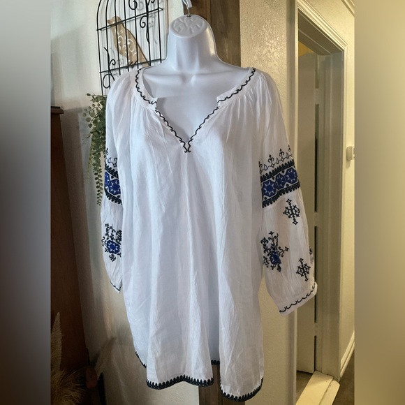 Collections Etc. Tops - Collections Etc White Blouse with Blue  Trim